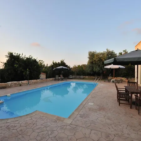 Jaime Cyprus Feriehus Argaka