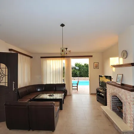 Jaime Cyprus Feriehus *